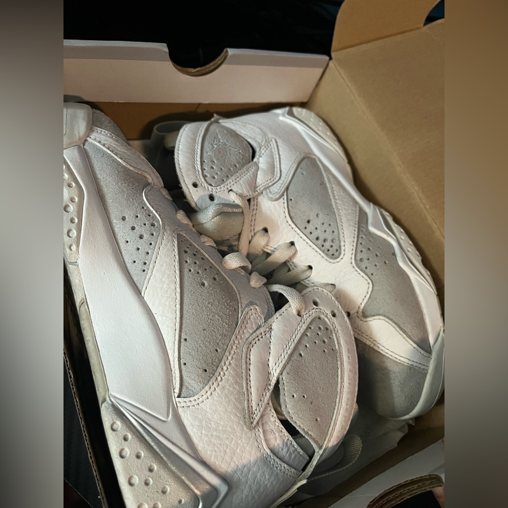 Air Jordan worn a few times. Have little crease and little stains